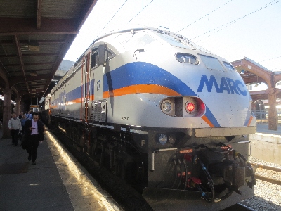 [Washington DC]Front of a Maryland Area Transit commuter train standing at Washington Union station