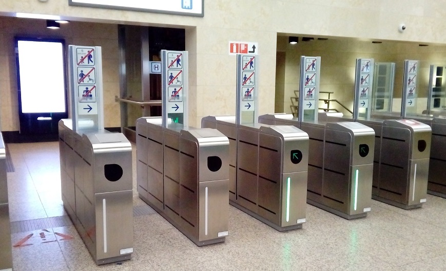 On Sunday 17 September 2017 the 17th annual car-free day was held in Brussels. All public transport was free to use that day, with barriers left open at metro stations