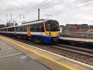 PHO:2021.03.14 - Overground train at Hackney Wick