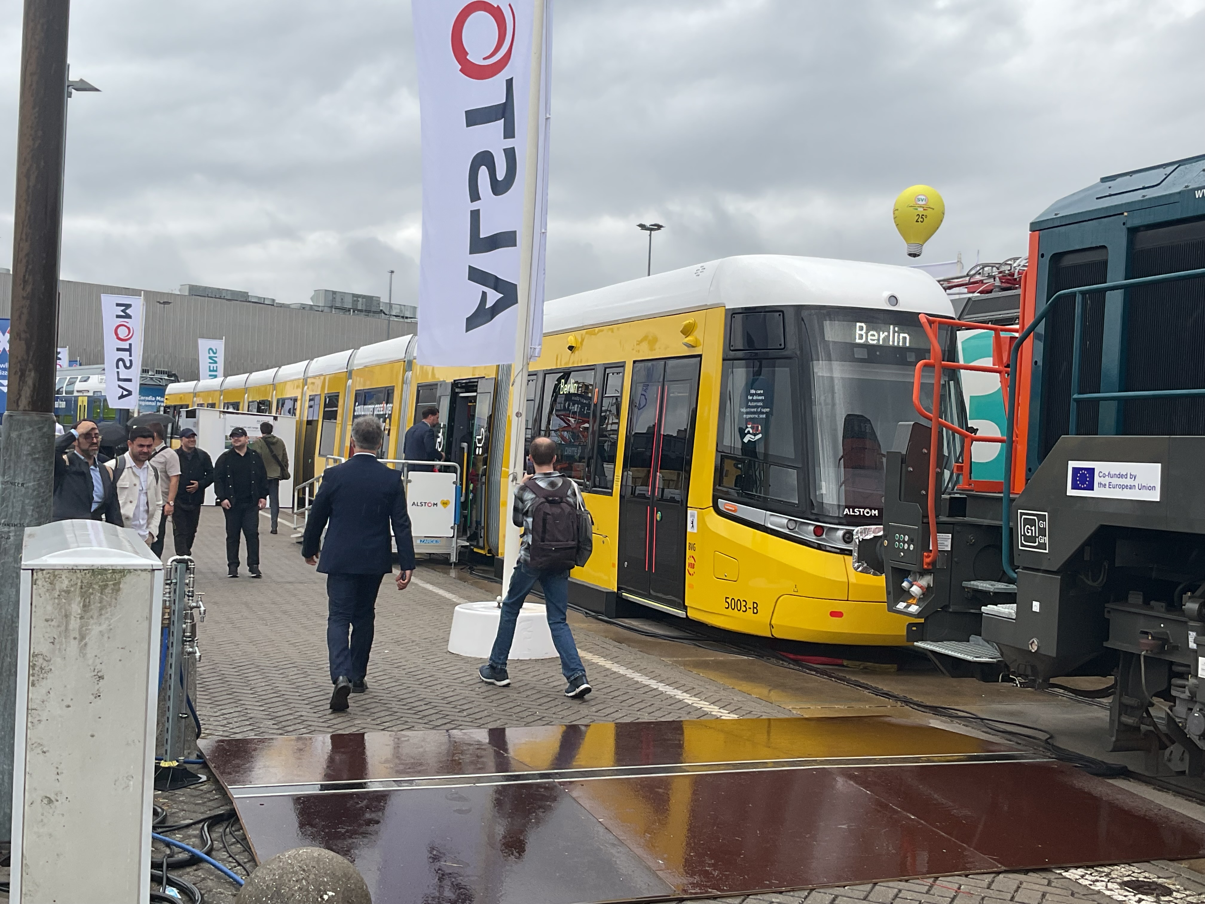 Berlin’s new 100% low floor 9 segment tram. Photos by author.