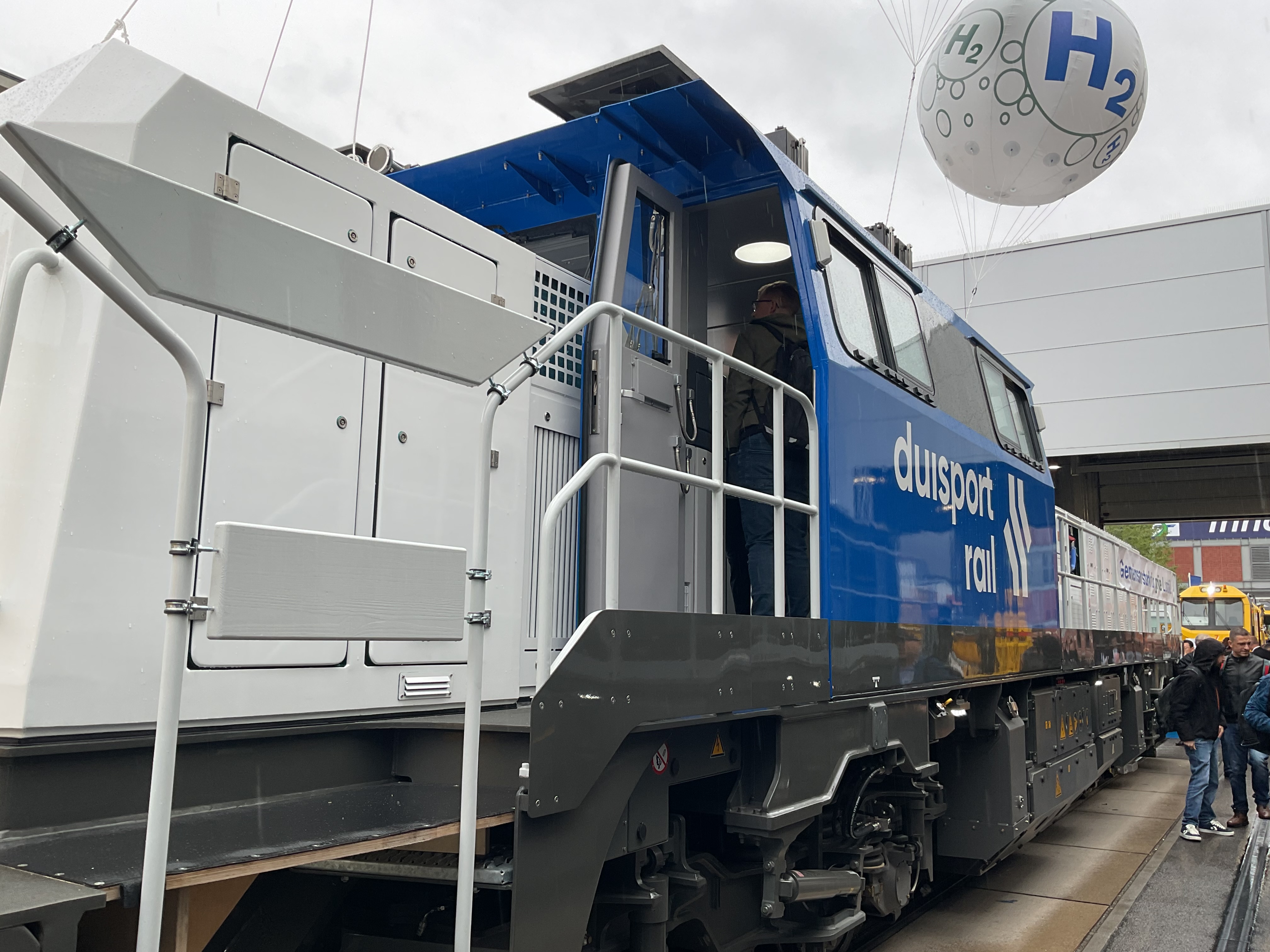 New Duisport Rail bimode battery-hydrogen (no diesel engine). Photo by author.
